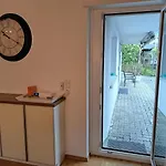 Geraeumige Mit Eigenem Garten, דירה Klaus (Vorarlberg)