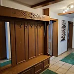 דירה Geraeumige Mit Eigenem Garten,