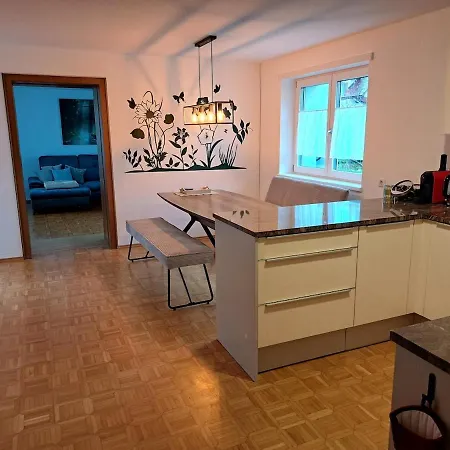 Apartament Geraeumige Mit Eigenem Garten, *