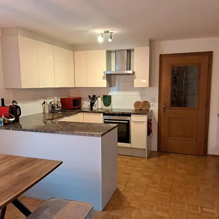 Apartment Geraeumige Mit Eigenem Garten,