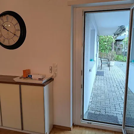 Geraeumige Mit Eigenem Garten, Апартаменты Klaus (Vorarlberg)