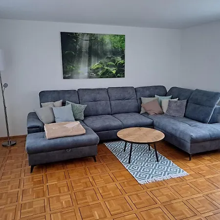 Geraeumige Mit Eigenem Garten, *