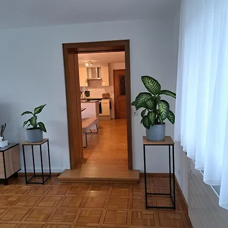 Geraeumige Mit Eigenem Garten,