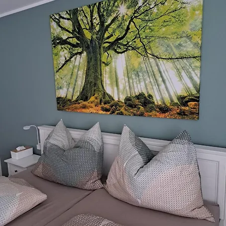 Geraeumige Mit Eigenem Garten, Apartament