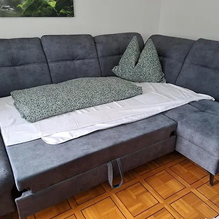 Geraeumige Mit Eigenem Garten, Apartment *