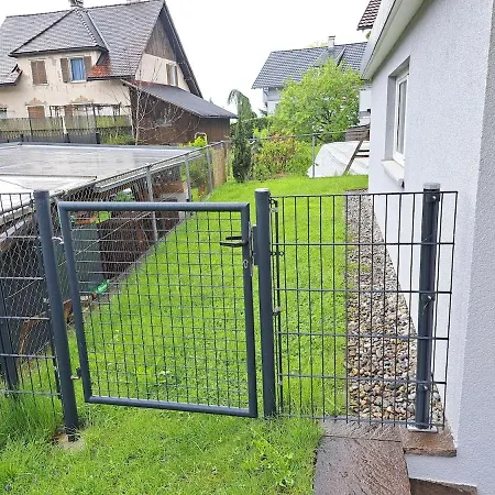 Apartment Geraeumige Mit Eigenem Garten,